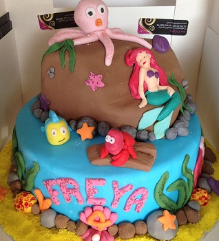 Bubble Guppies Birthday Cake on Little Cake Was For A Birthday Party With Minnie Cake On Pinterest
